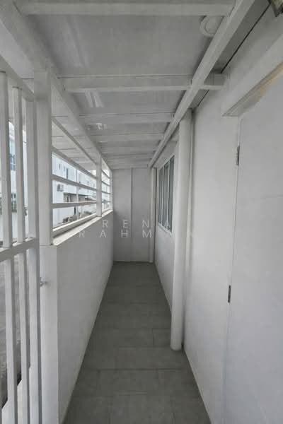 2-storey Terraced House for Rent in Taman Ara Sendayan (Bandar Sri Sendayan) - Rena Rahman - Corridor - PropertyGuru.com.my