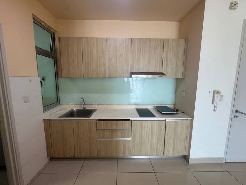 Service Residence for Rent at Meridin Bayvue @ Sierra Perdana - Daniel Tey - Kitchen - PropertyGuru.com.my