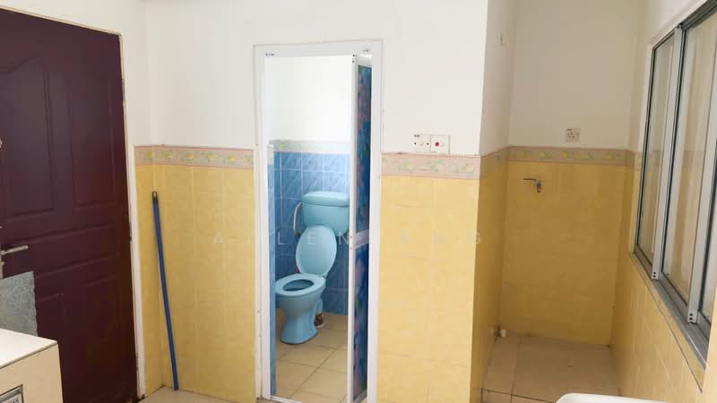 2-storey Terraced House for Sale in Taman Lestari Putra (Seri Kembangan) - Allen Ang - Bathroom - PropertyGuru.com.my