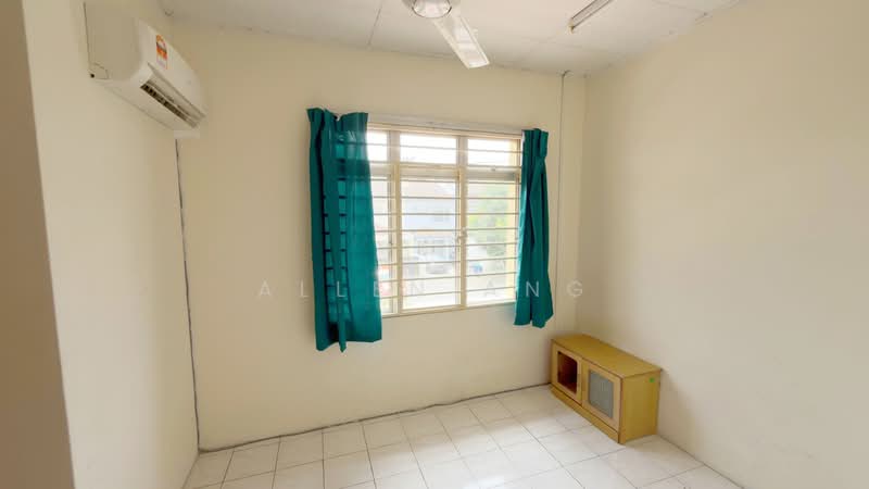 2-storey Terraced House for Sale in Taman Lestari Putra (Seri Kembangan) - Allen Ang - Interior - PropertyGuru.com.my