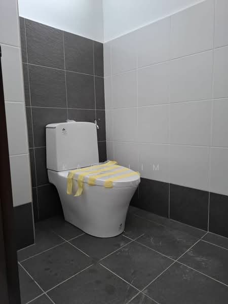Shop for Rent in Pasir Gudang (Johor) - Karl Lim - Bathroom - PropertyGuru.com.my
