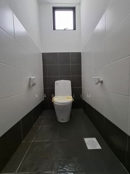 Shop for Rent in Pasir Gudang (Johor) - Karl Lim - Bathroom - PropertyGuru.com.my