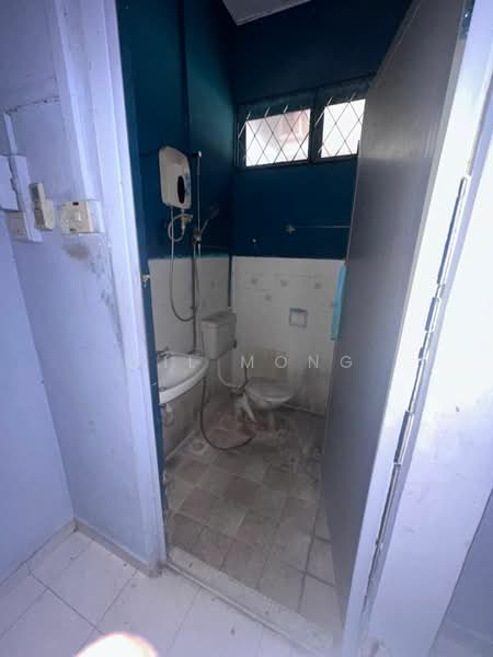 1-storey Terraced House for Sale in Taman Senai Utama (Kulai) - Wil Mong - Bathroom - PropertyGuru.com.my