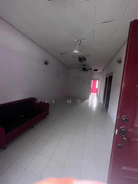 1-storey Terraced House for Sale in Taman Senai Utama (Kulai) - Wil Mong - Corridor - PropertyGuru.com.my
