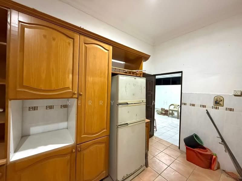 Semi-Detached House for Rent in Taman Alma (Bukit Mertajam) - Kerry Seah - Kitchen - PropertyGuru.com.my