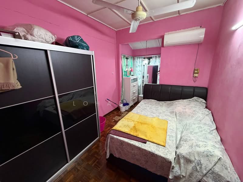 2-storey Terraced House for Sale in Taman TTDI Jaya (Shah Alam) - Loharaj . - Bedroom - PropertyGuru.com.my