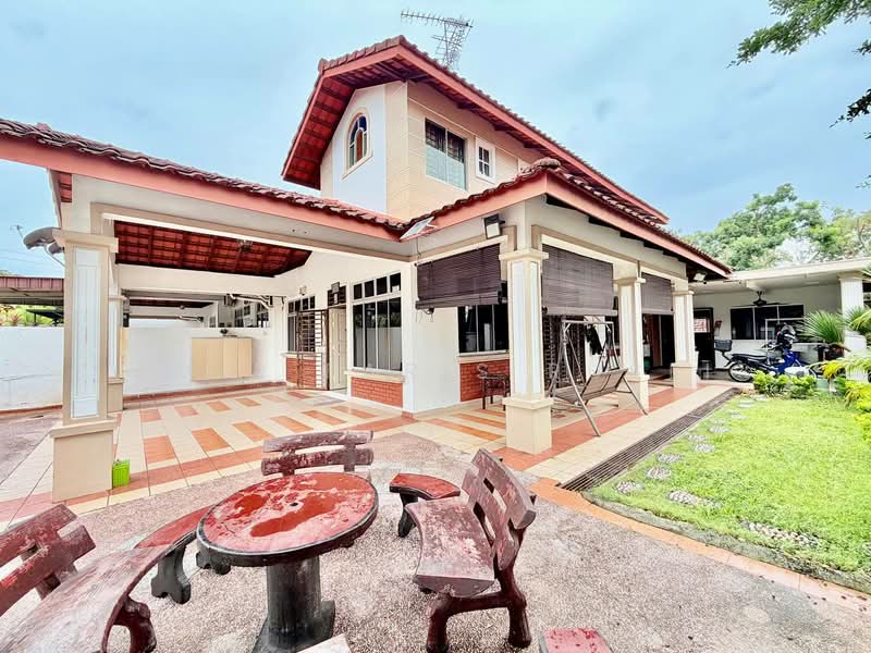 1.5-storey Terraced House for Sale in Taman Pelangi Indah (Ulu Tiram) - Amir Faris Rusli - Exterior - PropertyGuru.com.my