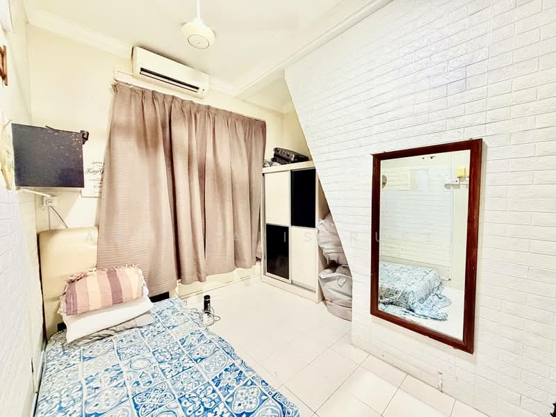 1.5-storey Terraced House for Sale in Taman Pelangi Indah (Ulu Tiram) - Amir Faris Rusli - PropertyGuru.com.my