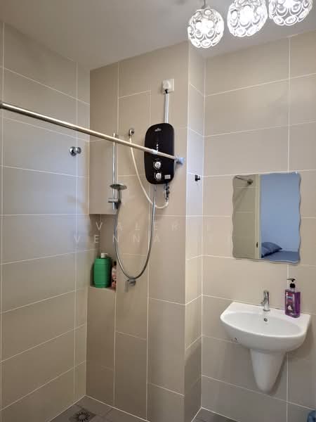 Townhouse for Rent in Puchong (Selangor) - Valerie Venna Hee - Bathroom - PropertyGuru.com.my