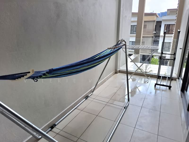 Rumah Bandar untuk Disewa di 16 Sierra (Puchong) - Valerie Venna Hee - Balcony - PropertyGuru.com.my