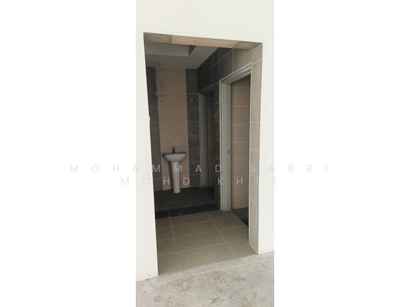 Radius Business Park untuk Untuk Disewa - RM 3,000 /bulan, Apr 2026 - Bathroom - PropertyGuru.com.my
