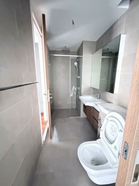 Service Residence for Sale at Aria - Wynn Ng - Bathroom - PropertyGuru.com.my