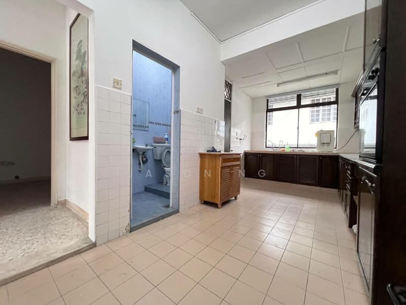 2-storey Terraced House for Rent in Tampoi (Johor) - JASON NG - Kitchen - PropertyGuru.com.my