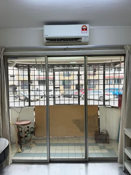 Apartment for Rent at Makmur Apartment - Cassandra Tee - Balcony - PropertyGuru.com.my