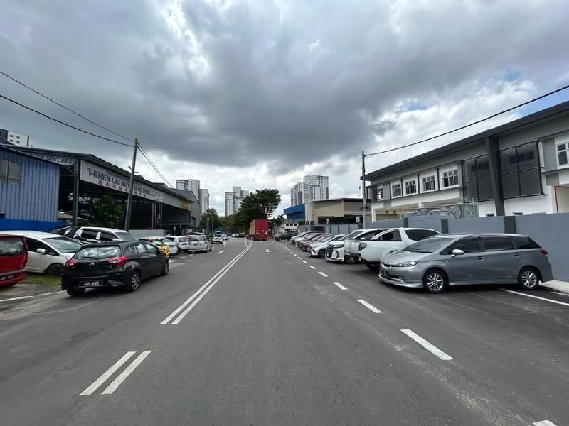 Desa Plentong Industrial Park untuk Untuk Disewa - RM 26,000 /bulan, Mac 2026 - Exterior - PropertyGuru.com.my