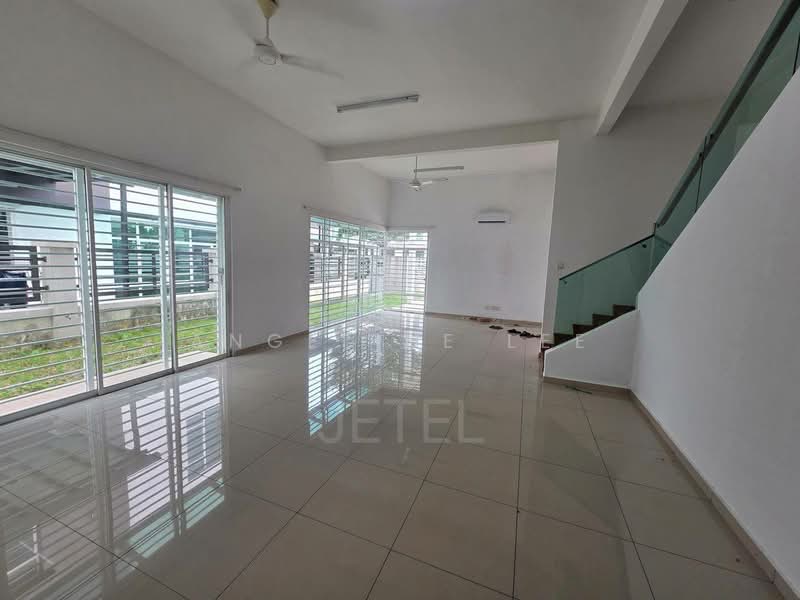 Cluster House for Sale in Klang (Selangor) - Angeline lee - Living Room - PropertyGuru.com.my