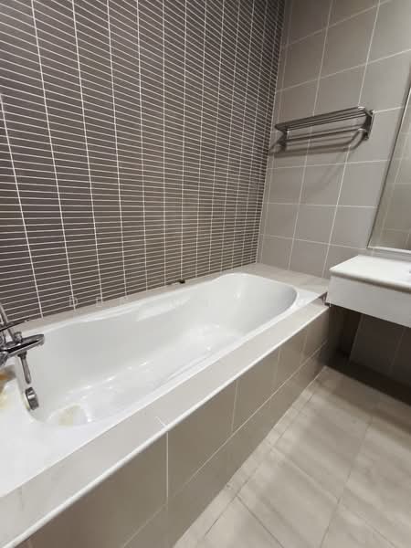 Condominium for Sale at Nadia Parkfront - Denson Yeoh - Bathroom - PropertyGuru.com.my