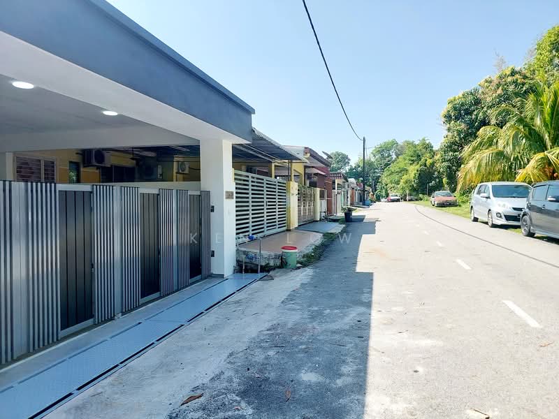Rumah Teres 1 Tingkat untuk Dijual di Taman Paling Jaya (Semenyih) - Ken Low - Exterior - PropertyGuru.com.my