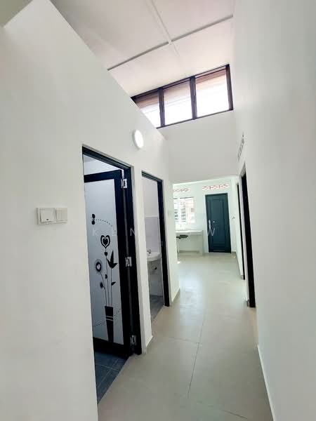 Rumah Teres 1 Tingkat untuk Dijual di Taman Paling Jaya (Semenyih) - Ken Low - Corridor - PropertyGuru.com.my