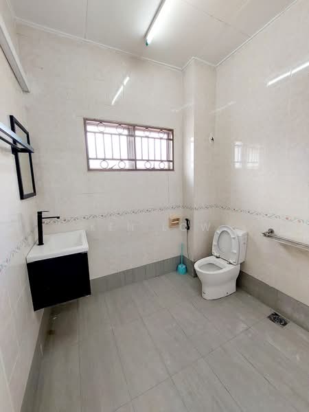 2-storey Terraced House for Sale in Bandar Sunway Semenyih (Semenyih) - Ken Low - Bathroom - PropertyGuru.com.my