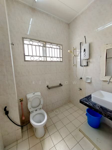 2-storey Terraced House for Sale in Bandar Sunway Semenyih (Semenyih) - Ken Low - Bathroom - PropertyGuru.com.my