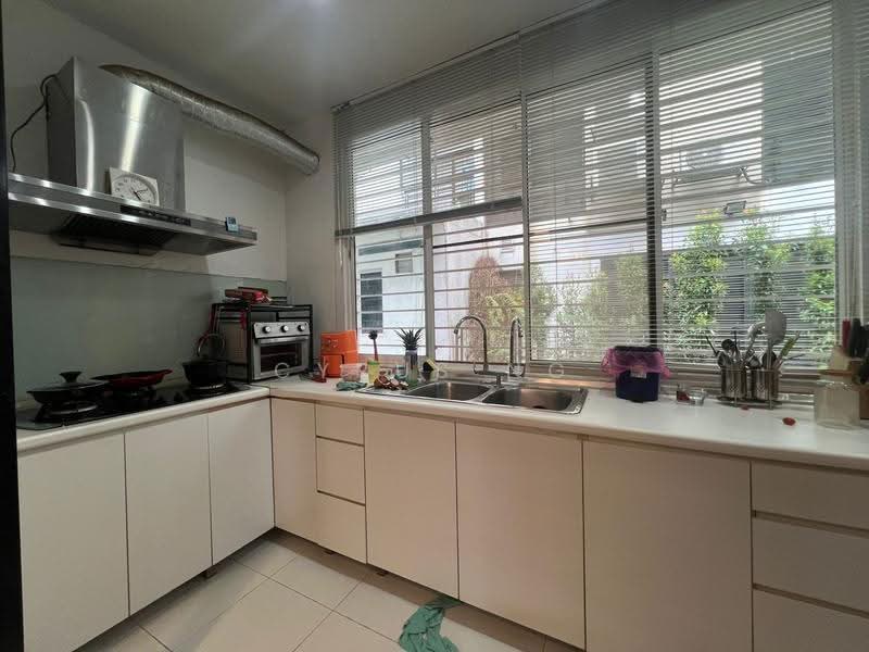 Rumah Teres 3-Tingkat untuk Dijual di Lake Fields (Sungai Besi) - Cyrus Ng - Kitchen - PropertyGuru.com.my