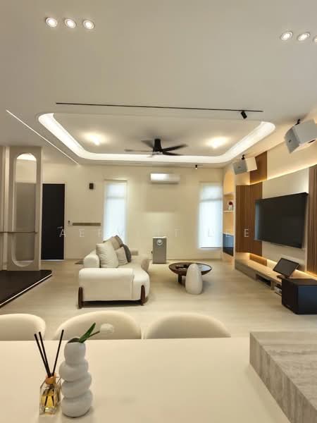 Taman Mount Austin @ Glenmarie untuk Untuk Dijual - RM 1,500,000, Mac 2026 - Living Room - PropertyGuru.com.my