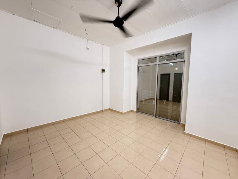 Taman Sri Kluang untuk Untuk Dijual - RM 230,000, Mac 2026 - Interior - PropertyGuru.com.my