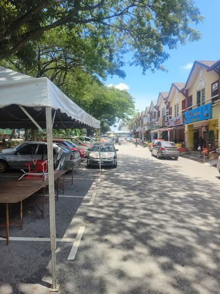 Shop / Office for Sale in Taman Putra Budiman (Balakong) - Volster Leng - Exterior - PropertyGuru.com.my