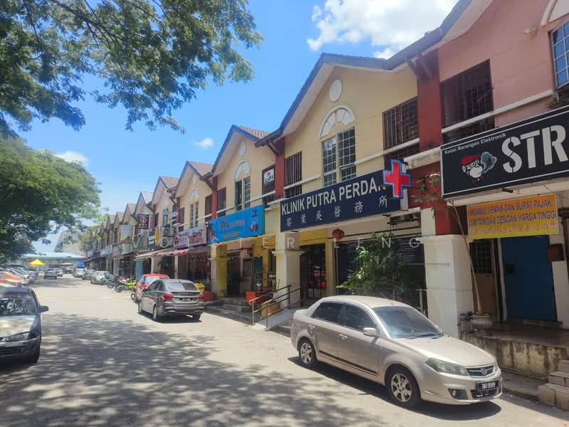 Shop / Office for Sale in Taman Putra Budiman (Balakong) - Volster Leng - Exterior - PropertyGuru.com.my
