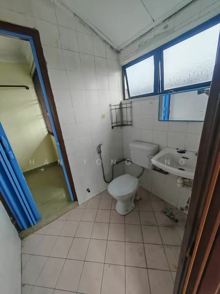 2-storey Terraced House for Sale in Saleng (Senai) - Han Yong Ang - Bathroom - PropertyGuru.com.my