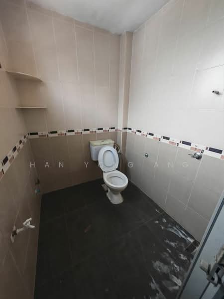 2-storey Terraced House for Sale in Saleng (Senai) - Han Yong Ang - Bathroom - PropertyGuru.com.my