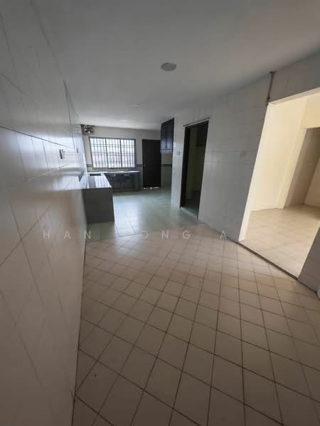 2-storey Terraced House for Sale in Saleng (Senai) - Han Yong Ang - Kitchen - PropertyGuru.com.my