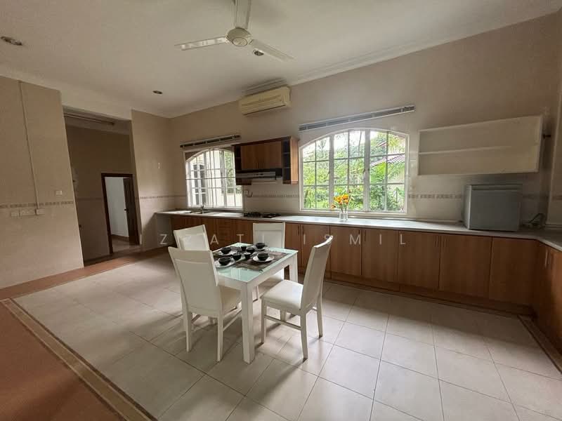 Beverly Row untuk Untuk Disewa - RM 13,000 /bulan, Mac 2026 - Kitchen - PropertyGuru.com.my