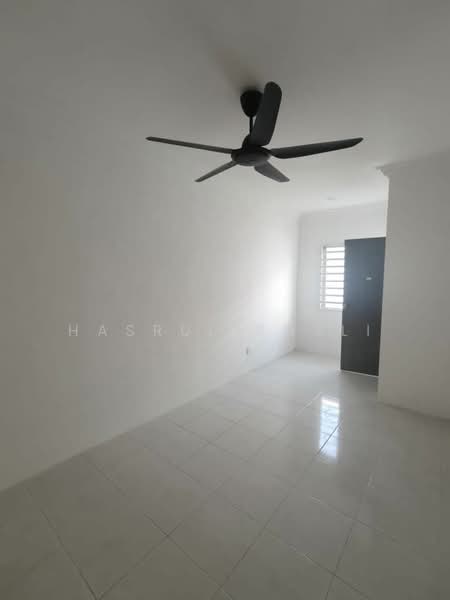 2-storey Terraced House for Sale in Taman Seri Bayu 2 (Sungai Lalang) - Hasrul Rosli - Interior - PropertyGuru.com.my