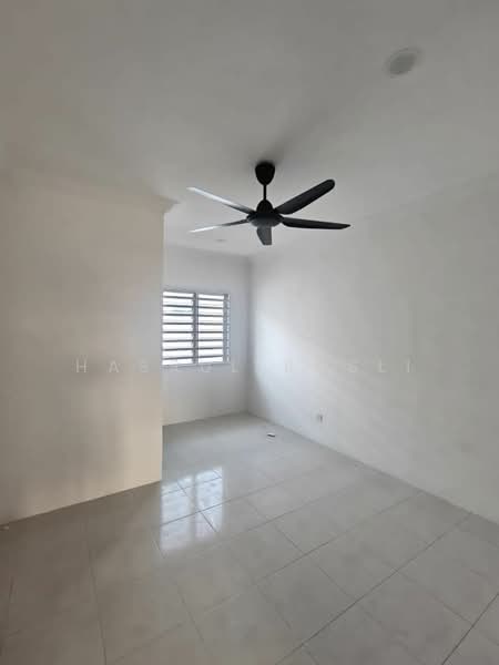 2-storey Terraced House for Sale in Taman Seri Bayu 2 (Sungai Lalang) - Hasrul Rosli - Interior - PropertyGuru.com.my
