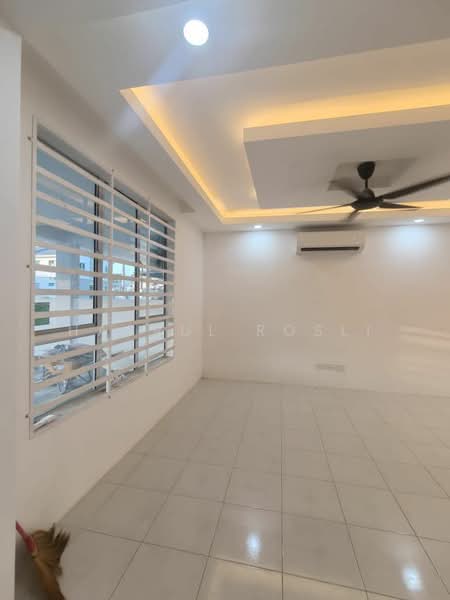2-storey Terraced House for Sale in Taman Seri Bayu 2 (Sungai Lalang) - Hasrul Rosli - Interior - PropertyGuru.com.my