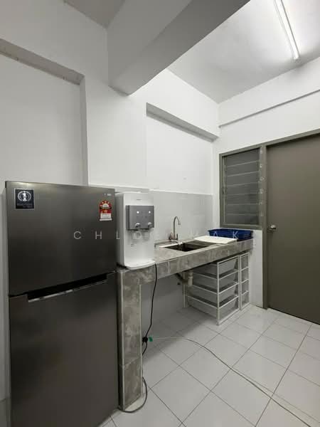 Pangsapuri Pulai Mutiara untuk Untuk Disewa - RM 1,600 /bulan, Mac 2026 - Kitchen - PropertyGuru.com.my