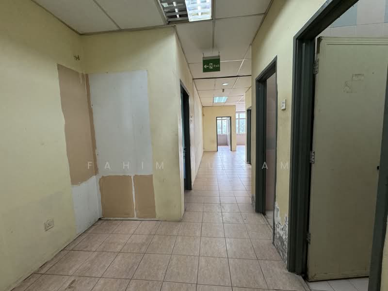Seksyen 24 untuk Untuk Disewa - RM 2,500 /bulan, Apr 2026 - Corridor - PropertyGuru.com.my
