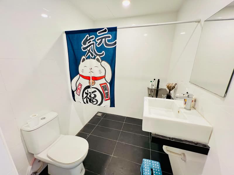 Service Residence for Sale at Suria Jelutong - Reena Sarif - Bathroom - PropertyGuru.com.my