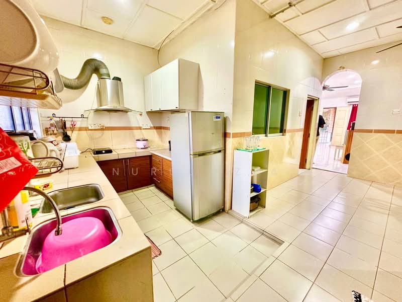 1-storey Terraced House for Sale in Seri Kembangan (Selangor) - Nurul Izza - Kitchen - PropertyGuru.com.my