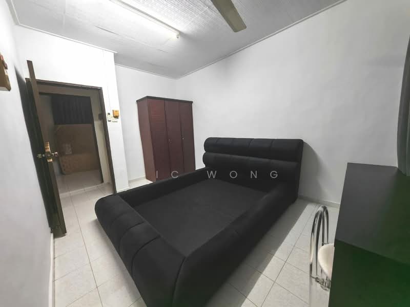 2-storey Terraced House for Rent in Taman Johor Jaya (Johor Bahru) - Eric Wong - Bedroom - PropertyGuru.com.my