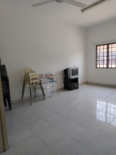 2-storey Terraced House for Sale in Teluk Pulai (Klang) - Deon Siow - Living Room - PropertyGuru.com.my