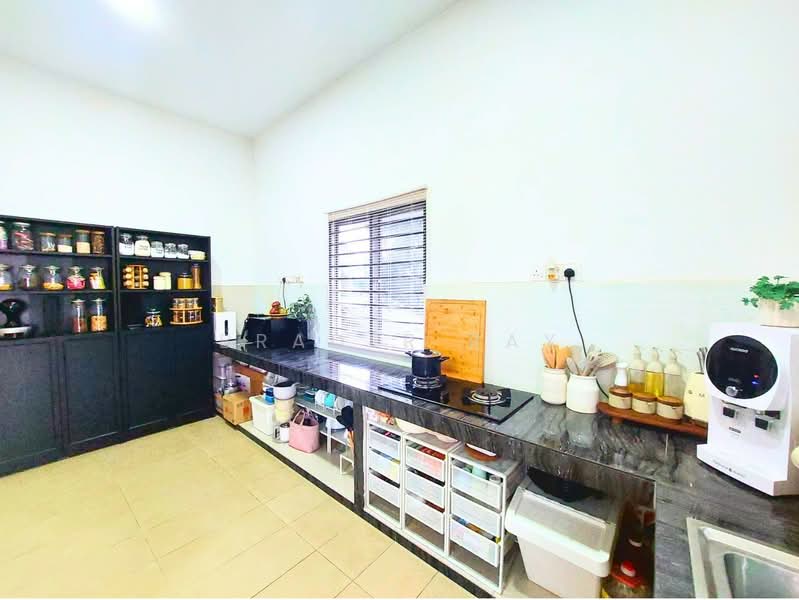 2-storey Terraced House for Sale in Bandar Saujana Putra (Tanjong Duabelas) - Brader Ray - Kitchen - PropertyGuru.com.my