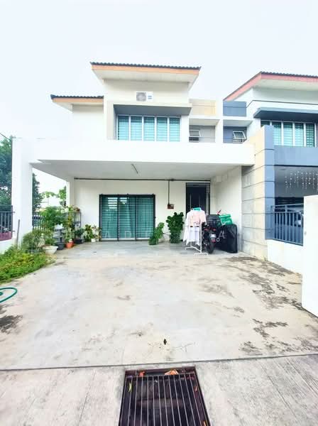 2-storey Terraced House for Sale in Bandar Saujana Putra (Tanjong Duabelas) - Brader Ray - Exterior - PropertyGuru.com.my