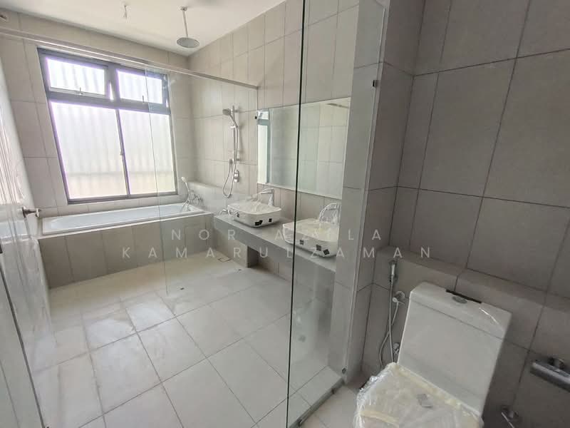 Semi-Detached House for Sale in Elmina (Shah Alam) - Nor Azila Kamarulzaman - Bathroom - PropertyGuru.com.my