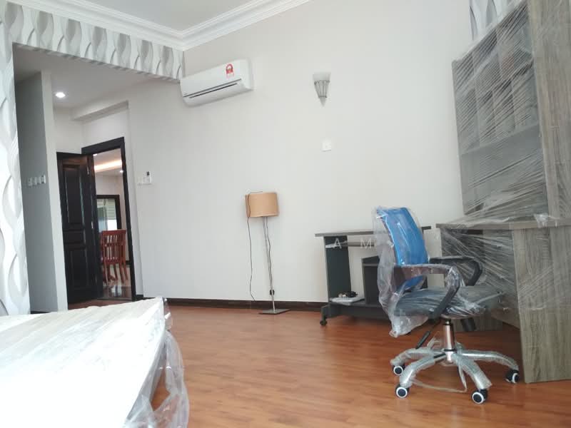 Condominium for Rent at Gurney Beach Resort - Zane Tam - Study - PropertyGuru.com.my