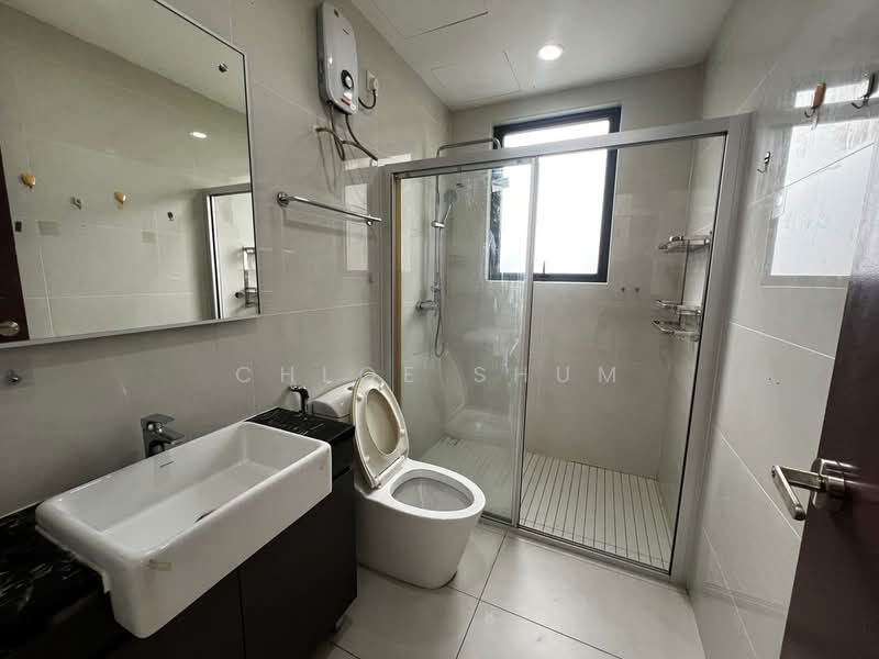 Condominium for Rent at Royal Strand @ Country Garden Danga Bay - Chloe Shum - Bathroom - PropertyGuru.com.my