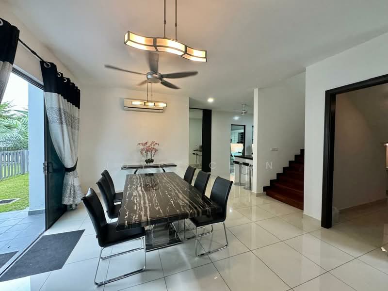 Rumah Berkembar untuk Dijual di Cyberjaya (Selangor) - Joyce Chan - Dining Room - PropertyGuru.com.my