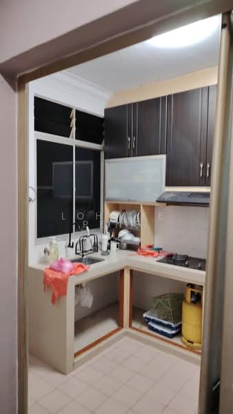 Apartment for Rent at Bayu Puteri 2 - Loh Lee Peng - Kitchen - PropertyGuru.com.my